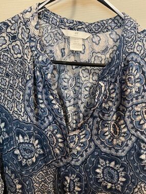 H&M Blue and White Floral Print Blouse